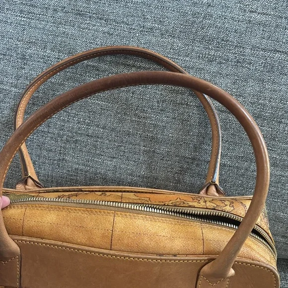 1’ Classe Alviero martini bag in good condition - Picture 9 of 9